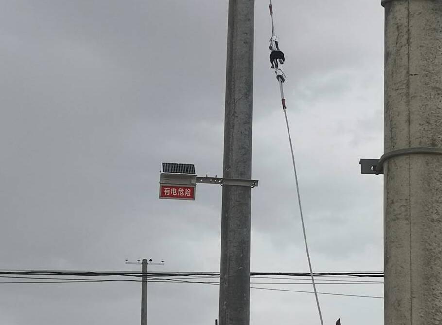 甘肅電力安裝防外破警示牌，為電力防護增添“保護傘”